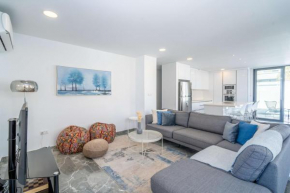 Phaedrus Living: Luxury Seaview Villa Panorama
